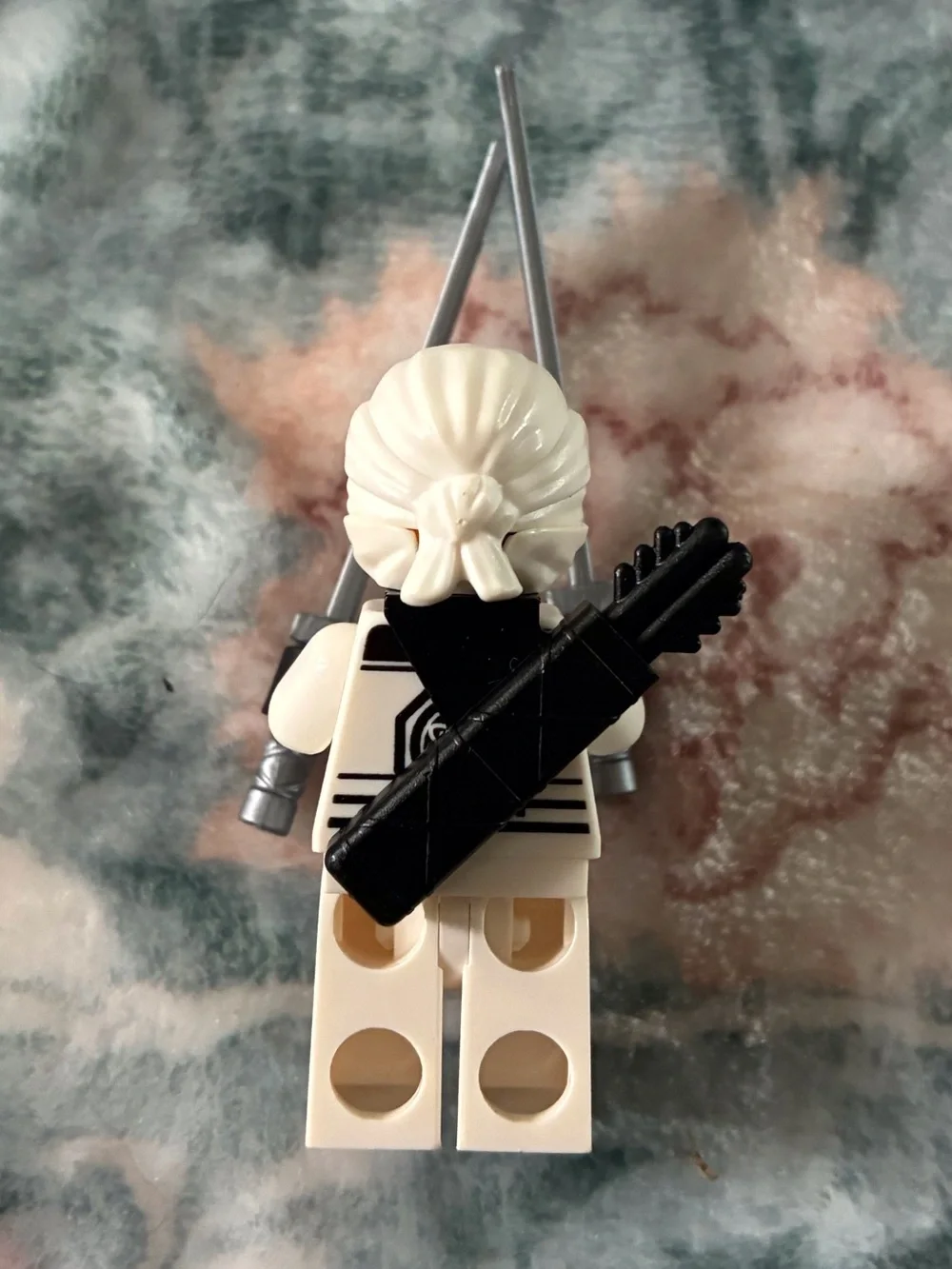 White Ninja Minifigure with Dual Silver Swords - Kids Action Toy